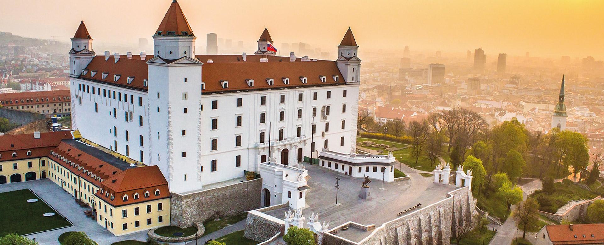 bg-hrad-rano.jpg